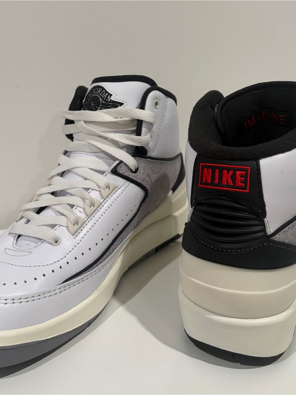 Nike Air Jordan 2 Retro Mid-Top Kids 6.5Y Leather Sneakers